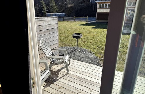 Bramwell Cabin | ATV TrailCamp: Conrad's Cottage- Just seconds from the HMT Pocahontas Trailhead!