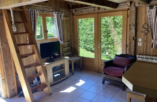Les Prodains Ski Chalet | Atypical 2-person chalet "Les Prodains" private parking and free shuttle service