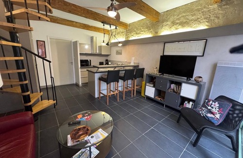 Gruissan House | Atypical house of 72 m2 all comfort sunny outside and raised in the village