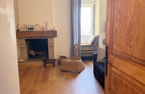 Olmeto Apartment | Atypical village apartment