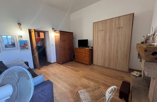Olmeto Apartment | Atypical village apartment