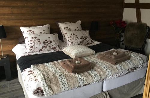 Gunsbach House | Au 1608