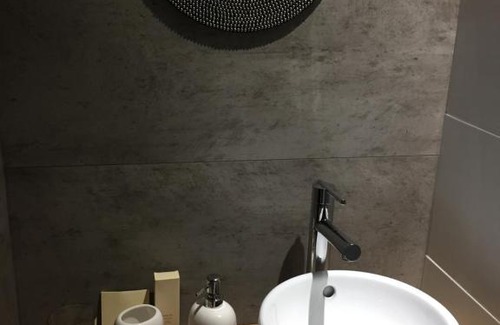 Gunsbach House | Au 1608