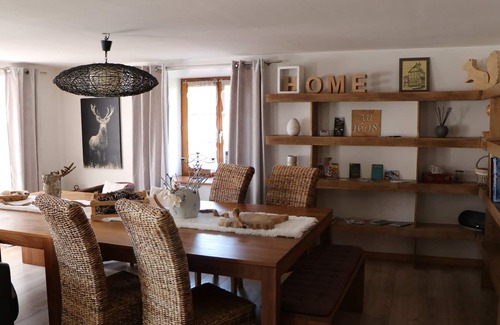 Gunsbach House | Au 1608