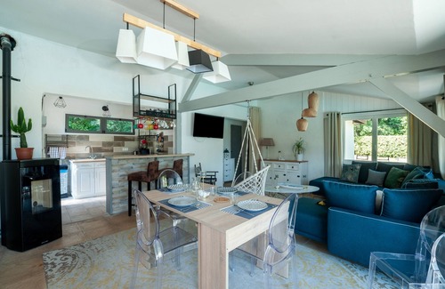 Vianne House | Au Bonheur Caché - Five Bedroom House, Sleeps 15