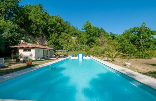Vianne House | Au Bonheur Caché - Five Bedroom House, Sleeps 15