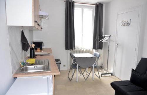 Chambon-sur-Voueize Apartment | AU BORD DE L'EAU studio 1
