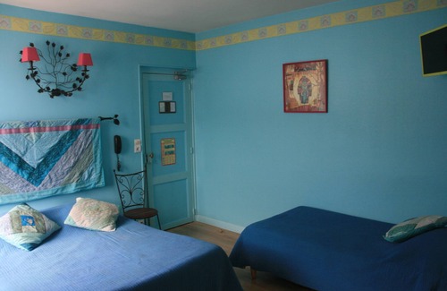 Neuvy-sur-Barangeon Hotel | Au Bord Du Monde