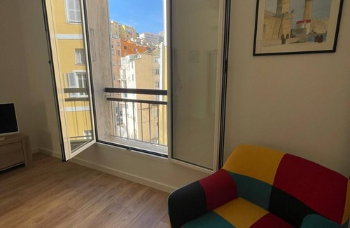 Bastia Apartment | Au Cœur du Vieux-port de Bastia: Appartement La Marine, Climatisé, Tout Confort