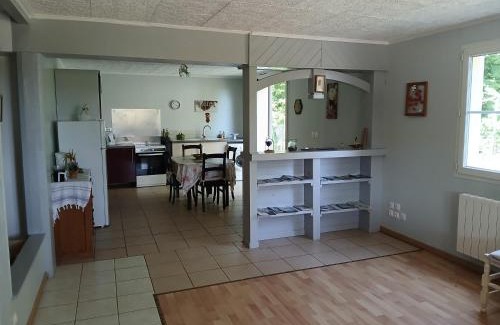 Terrasson-la-Villedieu House | Au calme sur les hauteurs de Terrasson