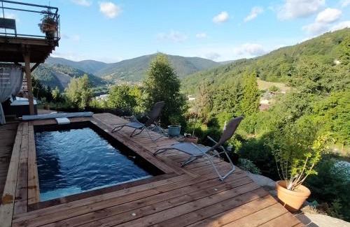 Muhlbach-sur-Munster Apartment | Au chalet de JO avec accès à l'espace piscine et jacuzzi