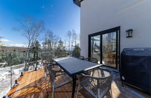 Les Eboulements House | Au Clair de Lune - Domaine Charlevoix