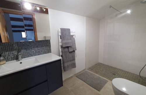 Magalas Apartment | 'Au Coeur des Vignes' - private apartment & garden