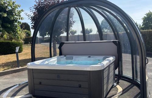 Chateau-la-Valliere House | Au Gré des Souvenirs, gite 4 à 10 pers, clim, jacuzzi, loisirs