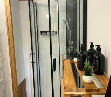 Les Roches-l'Eveque Apartment | Au Lion d'Or