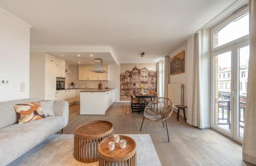 De Haan Apartment | Au Louvre De Haan