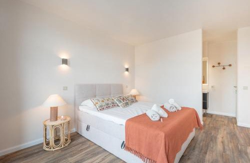 De Haan Apartment | Au Louvre De Haan