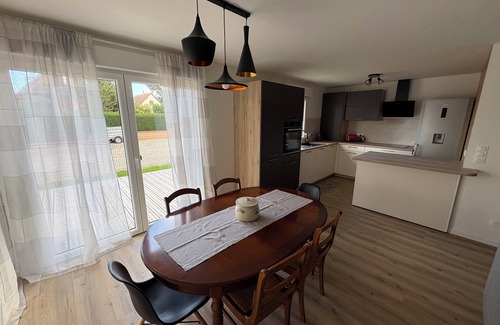 Bischwihr Condo | Au P'tit Carré, garden duplex near Colmar