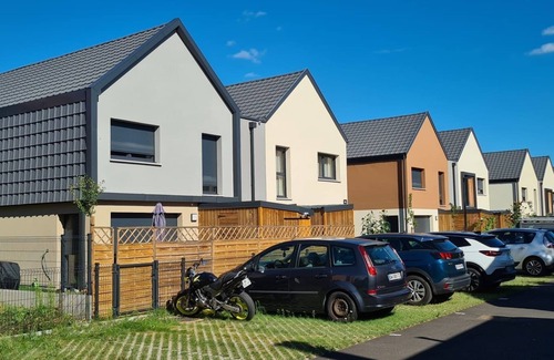 Bischwihr Condo | Au P'tit Carré, garden duplex near Colmar