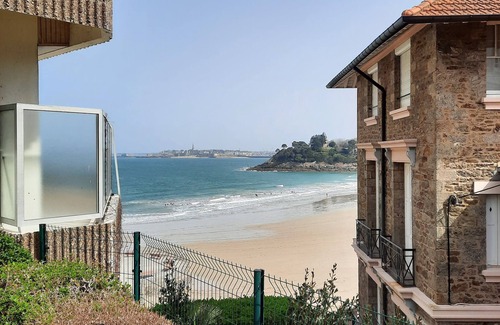 Dinard Apartment | AU Pied DE LA Plage DE L'ecluse, Studio Atypique