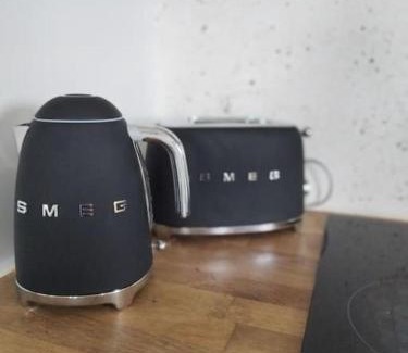 Huy Apartment | Au pied du mur