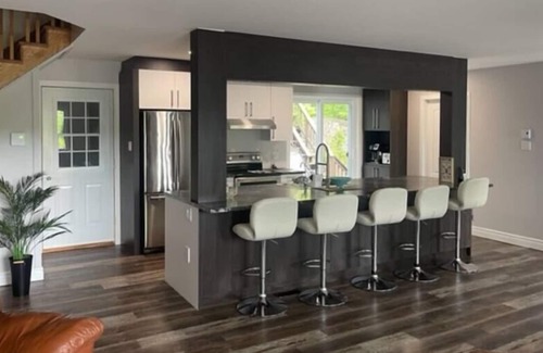 Labelle Ski Chalet | Au Pieds du Lac - chalet bord de l’eau avec spa!