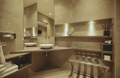 Vaux-en-Beaujolais Hotel | Auberge de Clochemerle, Spa privatif & restaurant gastronomique