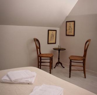 Saint-Sulpice-le-Dunois Hotel | Auberge de la fontaine aux loups