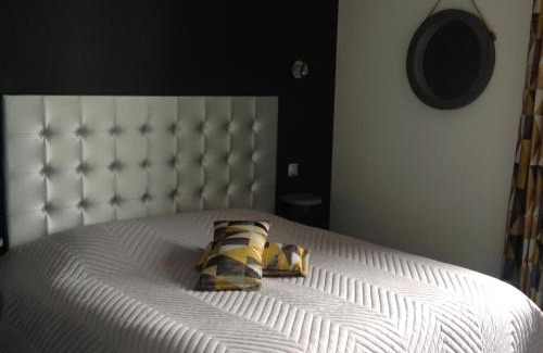 Hambye Hotel | Auberge De L'Abbaye-Logis Hôtel Restaurant