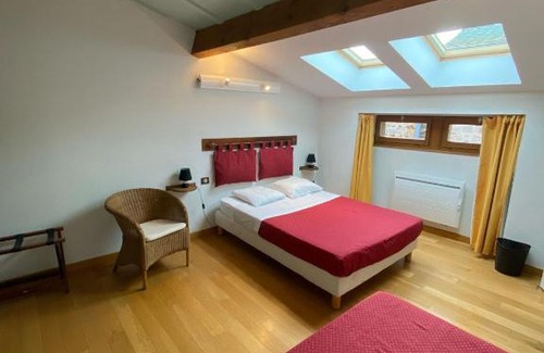 Vinezac Hotel | auberge des trois ami-es