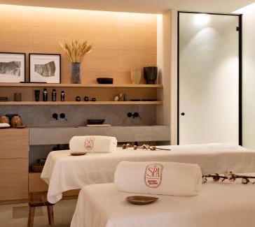 Talloires-Montmin Hotel | Auberge Du Père Bise - Jean Sulpice