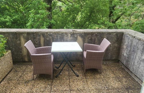 Les Vanels Hotel | AUBERGE DU TARNON in the heart of the Cevennes mountains with your feet in the water animals welcome