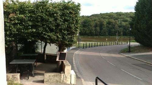 Le Breuil Hotel | Auberge du Vieux Moulin