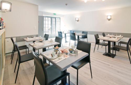 Orcival Hotel | Auberge Le Cantou - Hôtel Roche