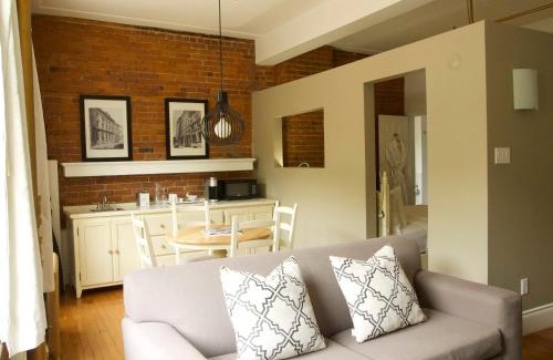 Lower Town Hotel | Auberge Saint-Pierre