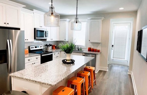 Auburn - Opelika House | Aubie’s Favorite Place near Campus and Tiger Town with 2 King & 2 Queen beds
