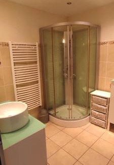 Aubigny-sur-Nere Apartment | AUBIGNY appartement centre ville 1e étage