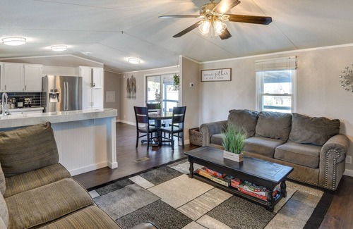 Era House | Aubrey Getaway Near Lake Ray Roberts!