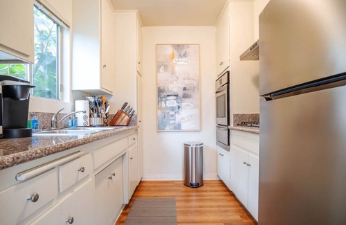 Alhambra Apartment | ☝Auburn Breeze · WIFI · CAL King Bed · Parking Included☝