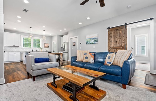 Auburn House | Auburn Campus 1.2 Mi. Park at Home Free Golf - Tennis Easy Drive