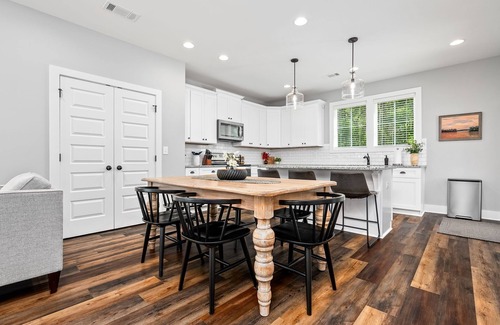 Auburn House | Auburn Campus 1.2 Mi. Park at Home Free Golf - Tennis Easy Drive