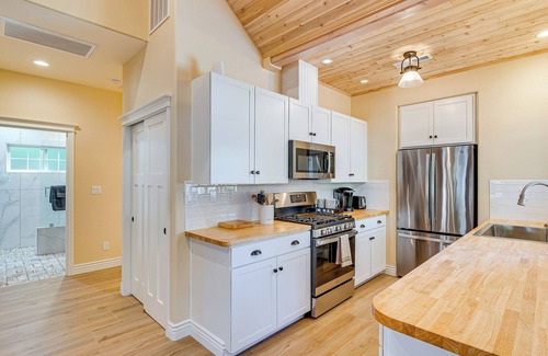 Auburn Cottage | Auburn Farmhouse w/Fireplace, Close to Wineries