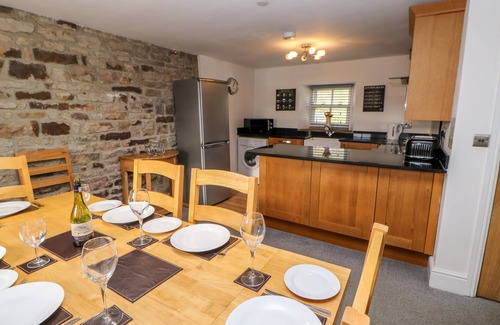 Wolsingham Cottage | AUCKLAND COTTAGE, pet friendly, with pool in Wolsingham
