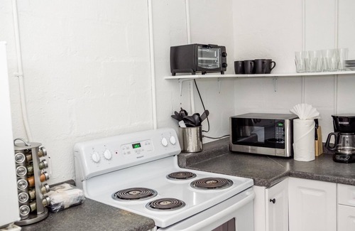 Black Pearl Apartment | Audubon House Apt. 3: 1bd/1ba