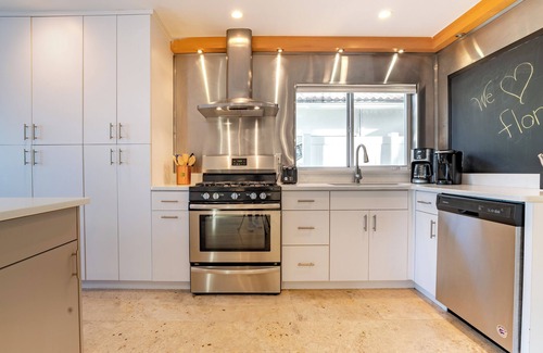 Birch Park Finger Streets House | Aug/Sept Discount! Pool, Steps from Beach, Ocean View | Ocean Haven by AvantStay