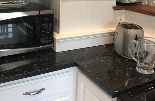 Bellevue Avenue Historic District House | August 2023 Contact host for specials-Downtown Newport