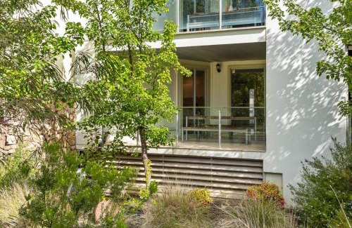 Cowes Apartment | Aurora at Cowes by Ready Set Stay