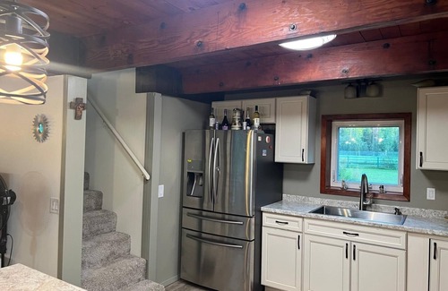 North Pole House | ❄️ Aurora & Cozy Cabin Near Santa | Wildlife Private Backyard