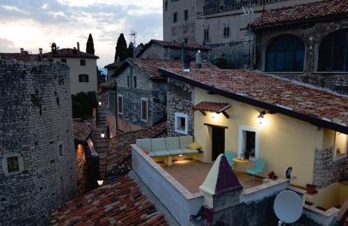 Sermoneta Apartment | Aurora Medieval House