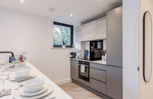Poole Apartment | Aurora South - Short Walk to Ashley Cross